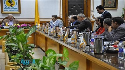 بالصور.. رئيس جامعة المنيا: تشكيل لجان لاستقبال الطلاب