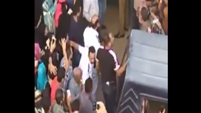 بالفيديو.. لحظة القبض على خاطف أطفال متخفي فى زي منتقبة