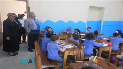 بالصور.. رئيس المعاهد القومية يتفقد مدرسة ليسيه الحرية باب اللوق