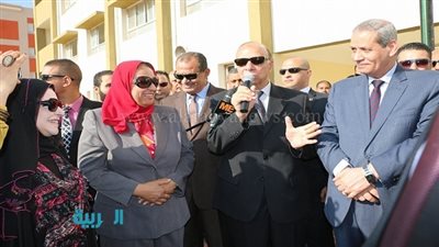 بالصور.. محافظ القاهرة يفتتح مدرستين 