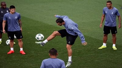 شاهد.. رونالدو يظهر غضبه في التدريبات بعد أزمته مع زيدان