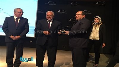 بالصور.. وزير النقل يكرم مواني البحر الاحمر كأفضل ميناء تجاري