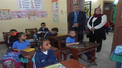 في ختام أول أسبوع دراسي.. رئيس المعاهد القومية يتفقد مدرسة الرشيد 