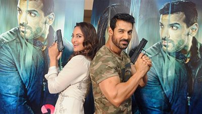  دور السينما الباكستانية توقف عرض الأفلام الهندية