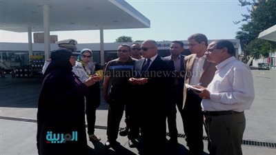 بالصور.. محافظ السويس بتفقد أعمال تطوير شارع الجلاء