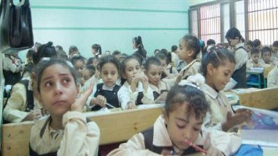 تكاسل الجهات المسئولة ببنها يهدد مستقبل 350 طالبًا.. مدرسة الشهيد مدحت طلعت مهددة بالإنهيار وأبنائها مشردون.. وأولياء أمور 