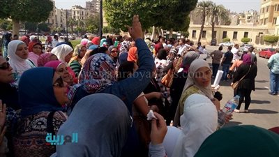 أولياء أمور طلاب التجريبي يطالبون بمقابلة محافظ القاهرة لحل مشكلتهم