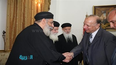 بالصور.. محافظ القاهرة يستقبل وفد الكنيسة للتهنئة بالعام الهجرى الجديد