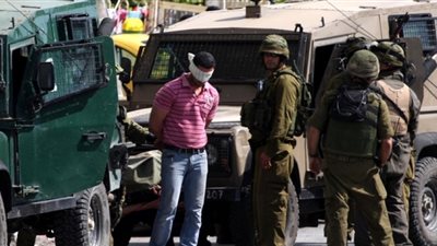 قوات الاحتلال تعتقل مواطنين من محافظتي رام الله والقدس
