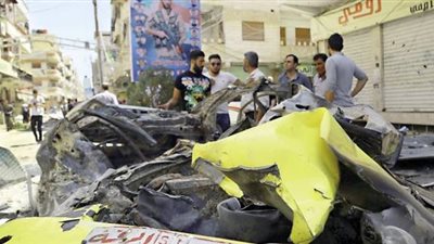 مقتل 35 من المعارضة السورية بتفجير انتحاري في معبر أطمة