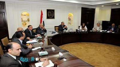 وزير الإسكان: الحكومة توفر الدعم لإحداث طفرة في مشاريع الصرف الصحي