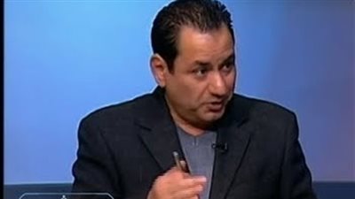 استاذ اقتصاد: 