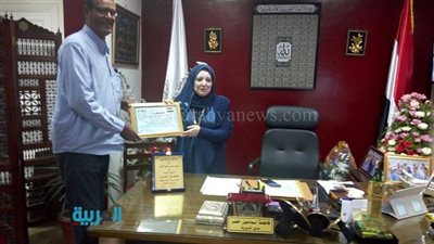 بالصور.. المجلس المصري لحقوق الإنسان يكرم مديرة تعليم القاهرة