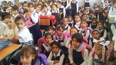 شاهد.. أغرب رد لطفلة على سياسات التلقين بـ