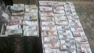 القبض على شخصين سرقا 200 ألف جنيه بالإكراه بقنا