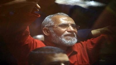 محمد بديع يؤم 