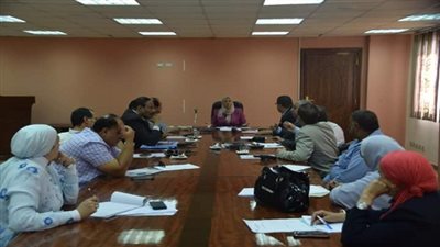 نائب محافظ القاهرة تطلب عرض بيان بأماكن منافذ بيع السلع 