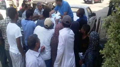 موسم الأزمات يتحدى المصريين.. الغلاء يهاجم المنازل ونقص السلع يجتاح الأسواق.. السكر 