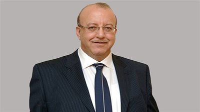 علاء والي يطالب بتدوير القمامة في الصناعة 