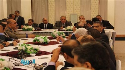 بالصور.. بدء اجتماع 