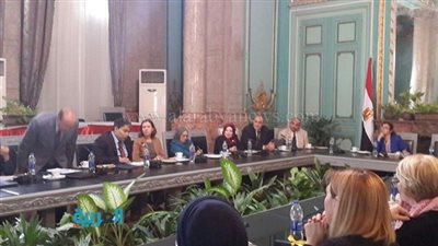 رئيس جامعة عين شمس يستقبل وفد من الولايات المتحدة