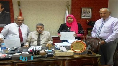 رئيس المعاهد القومية يكرم مدربي الإدارات بالمدارس 