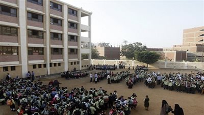 دارسة تحت تهديد السلاح.. 1168 طالب يحرمون من التعليم لمدة 6 أيام في سوهاج.. إخلاء مدرسة بقنا بسبب الإشتباكات الثأرية.. والوزارة تتابع الأحداث من خلف الكواليس