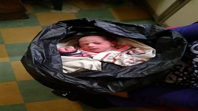 العثور على طفلة في أكوام القمامة ببولاق الدكرور