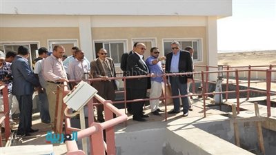 بالصور.. تفاصيل جولة محافظ الجيزة بمركز الواحات.. أعلن عن طرح 300 فدان للإستثمار مع هيئة تنشيط السياحة.. 8 ملايين جنية لتنفيذ الوصلات المنزلية بمشروع الصرف الصحى بالباويطى 