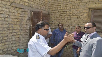 بالصور.. النيابة الإدارية تعاين مدرسة الطود الابتدائية بالأقصر