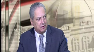 أستاذ علوم سياسية: بيع 