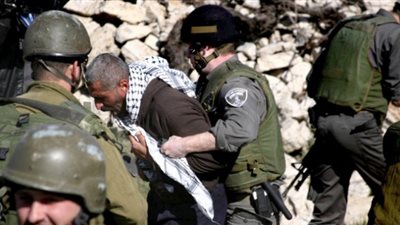 الاحتلال يعتقل ثلاثة مواطنين من نابلس وقلقيلية