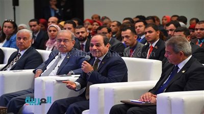 بث مباشر.. السيسي يلتقي مجموعة من المشاركين بمؤتمر الشباب