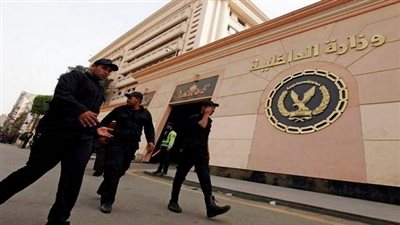 حبس ضابط و3 أمناء شرطة بتهمة الرشوة لتهريب صقور إلى البحرين