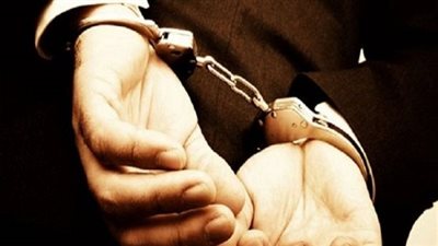 راكب يغافل سائق بالمطرية لسرقة 160 الف جنيهًا من أحد التجار