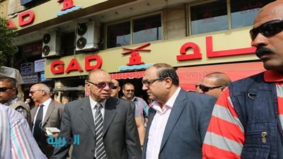 بالصور.. جولة ميدانية لمحافظ القاهرة بأحياء وسط المدينة