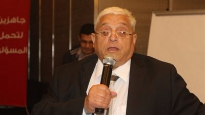 جمال عباس: نواب البرلمان يبذلون قصارى جهدهم لحل أزمات المصريين  