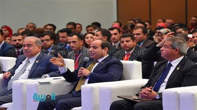 بالصور.. السيسي يشارك في نقاش حول تقييم مشاركة الشباب بالبرلمان