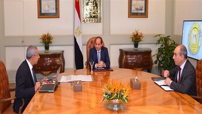 السيسي يجتمع بوزير التجارة والصناعة