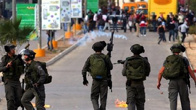 قوات الاحتلال تعتقل 