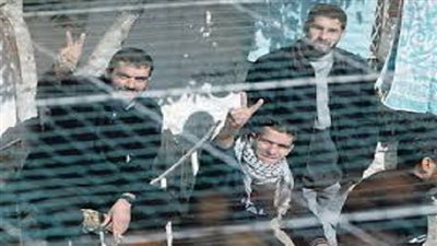 سجّانو الاحتلال يضغطون على الأسير المضرب ربايعة لدفعه لإنهاء إضرابه