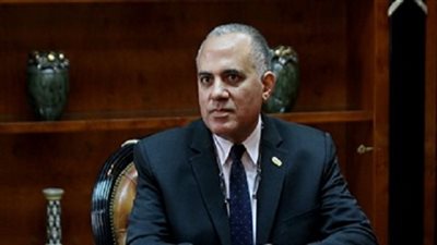 وزير الري يعود الى القاهرة بعد زيارته لجنوب السودان