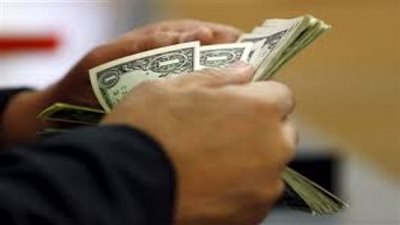 القبض على شخصين يتاجران في النقد الأجنبي بالمنيا