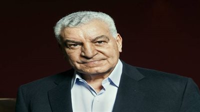 زاهي حواس يحاضر في ندوة 