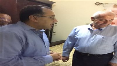 بالصور.. وزير الإسكان ومحافظ أسوان يسلمان عقود 4920 وحدة بالإسكان الاجتماعي