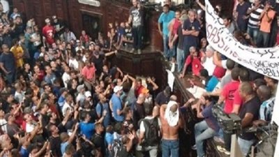 محتجون برازيليون يحتلون البرلمان اعتراضًا على سياسات الحكومة