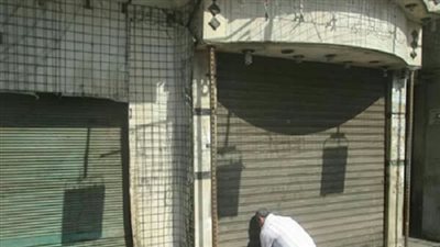 إغلاق محل بميدان السيدة زينب لمخالفته شروط التراخيص