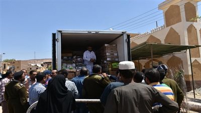 ضخ 50 طن سكر كل يومين بأسوان