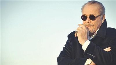 بالصور.. مظاهرة حب في وداع محمود عبد العزيز