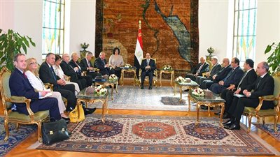 السيسي يستقبل رئيس مجلس الشيوخ الفرنسي